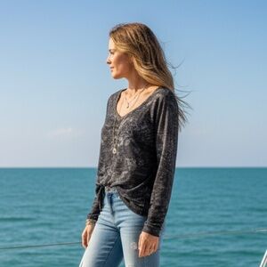 LuLaRoe Mia Sweetheart Neckline Top